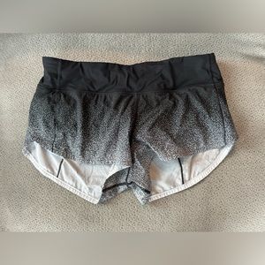 Lululemon Athletica Hotty Hot shorts 2.5”